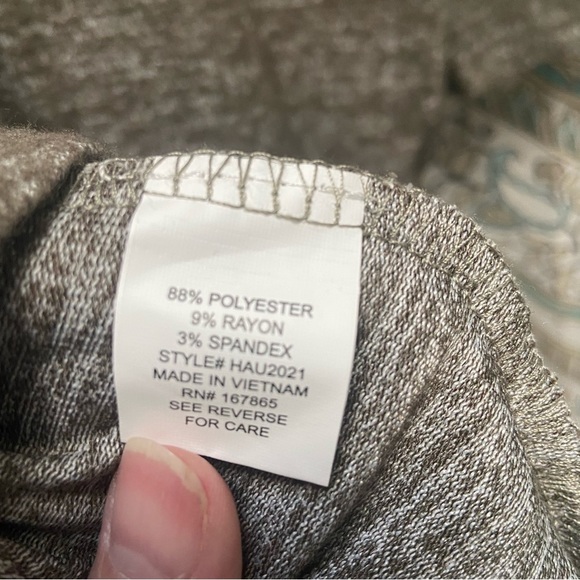 NY Collection Woman Olive Heather with‎ Stud Embellished Shoulders Top - Picture 8 of 10